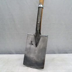 Bêche De Pépiniériste En Acier électrolysé - Gamme Artisanale Gschwind 9 Bêche De Pépiniériste En Acier électrolysé - Gamme Artisanale Gschwind -Promesse de fleurs Magasin Beche de pepinieriste en acier electrolyse Gamme Artisanale Gschwind 99256 3