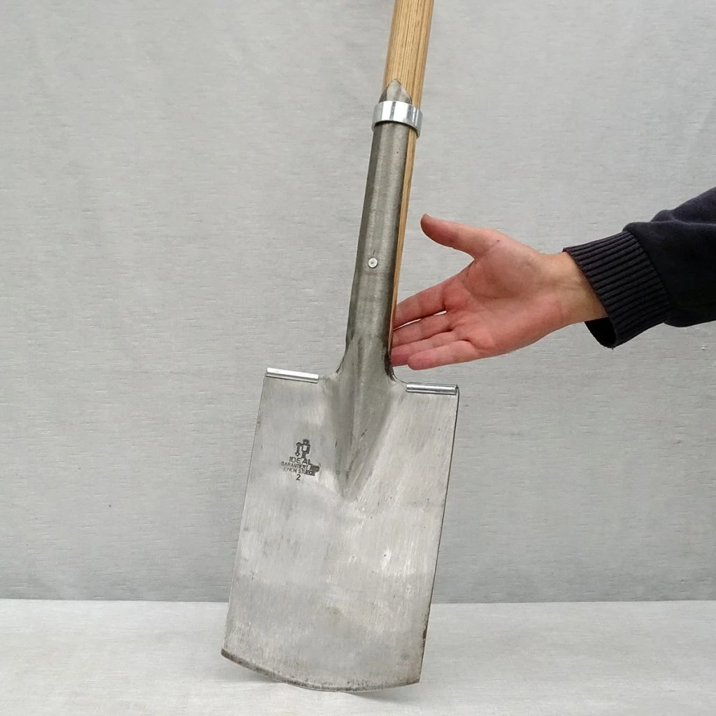 Bêche De Pépiniériste En Acier électrolysé - Gamme Artisanale Gschwind 4 Bêche De Pépiniériste En Acier électrolysé - Gamme Artisanale Gschwind – Image 2