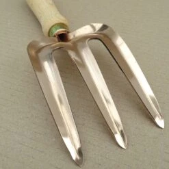 Fourche à Fleurs 3 Dents En Cuivre Modèle Vega Gamme PKS Bronze 8 Fourche à Fleurs 3 Dents En Cuivre Modèle Vega Gamme PKS Bronze -Promesse de fleurs Magasin Fourche a fleurs 3 dents en cuivre modele Vega Gamme Schauberger 99214 2