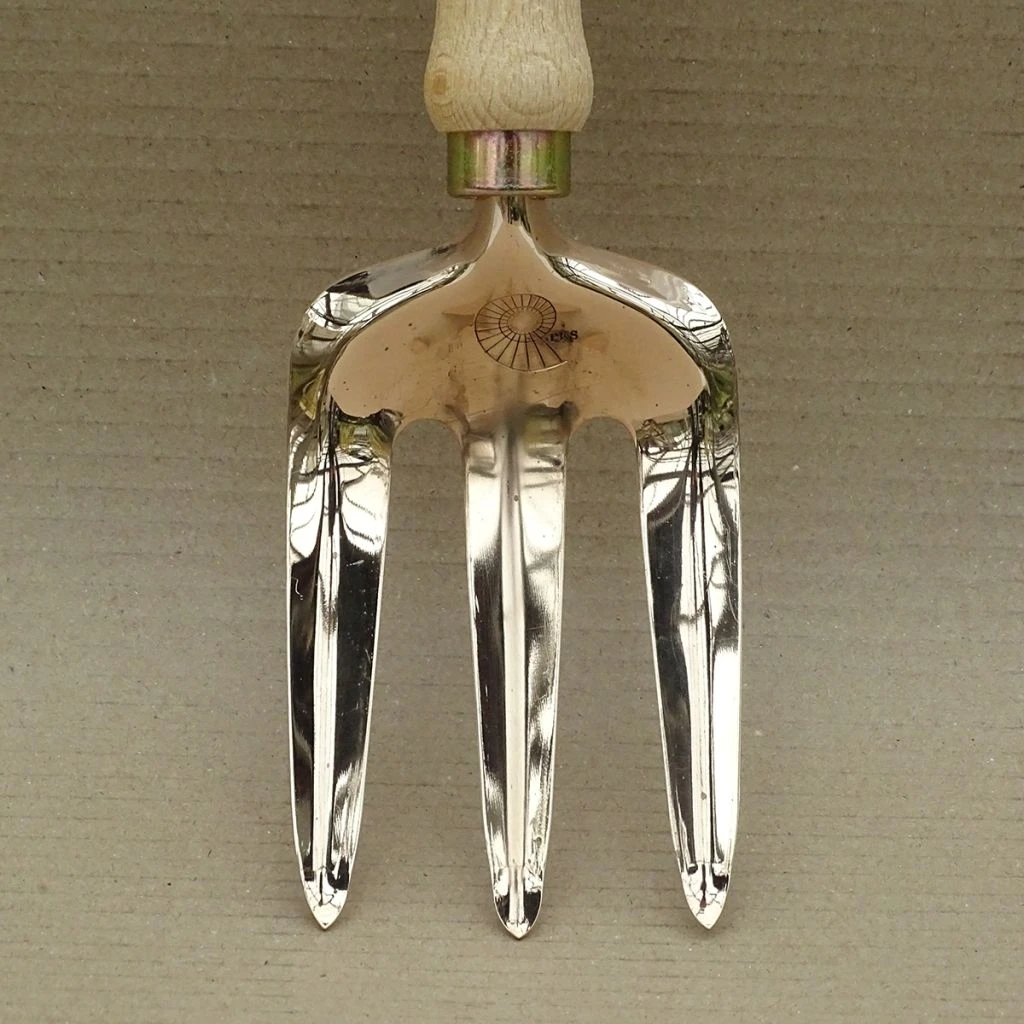 Fourche à Fleurs 3 Dents En Cuivre Modèle Vega Gamme PKS Bronze 4 Fourche à Fleurs 3 Dents En Cuivre Modèle Vega Gamme PKS Bronze – Image 2