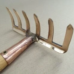 Râteau à Main En Cuivre Modèle Atik - Gamme PKS Bronze -Promesse de fleurs Magasin Rateau a main en cuivre modele Atik Gamme Schauberger 99224 3