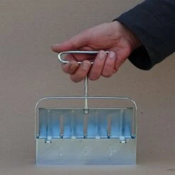 Presse Mottes En Acier Galvanisé 4 Mottes De 50 Mm -Promesse de fleurs Magasin presse mottes en acier galvanis 4 mottes de 50 mm copyright 17050 3